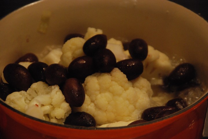 Cavolo Soffocato_recipe_cauliflower with olives_6